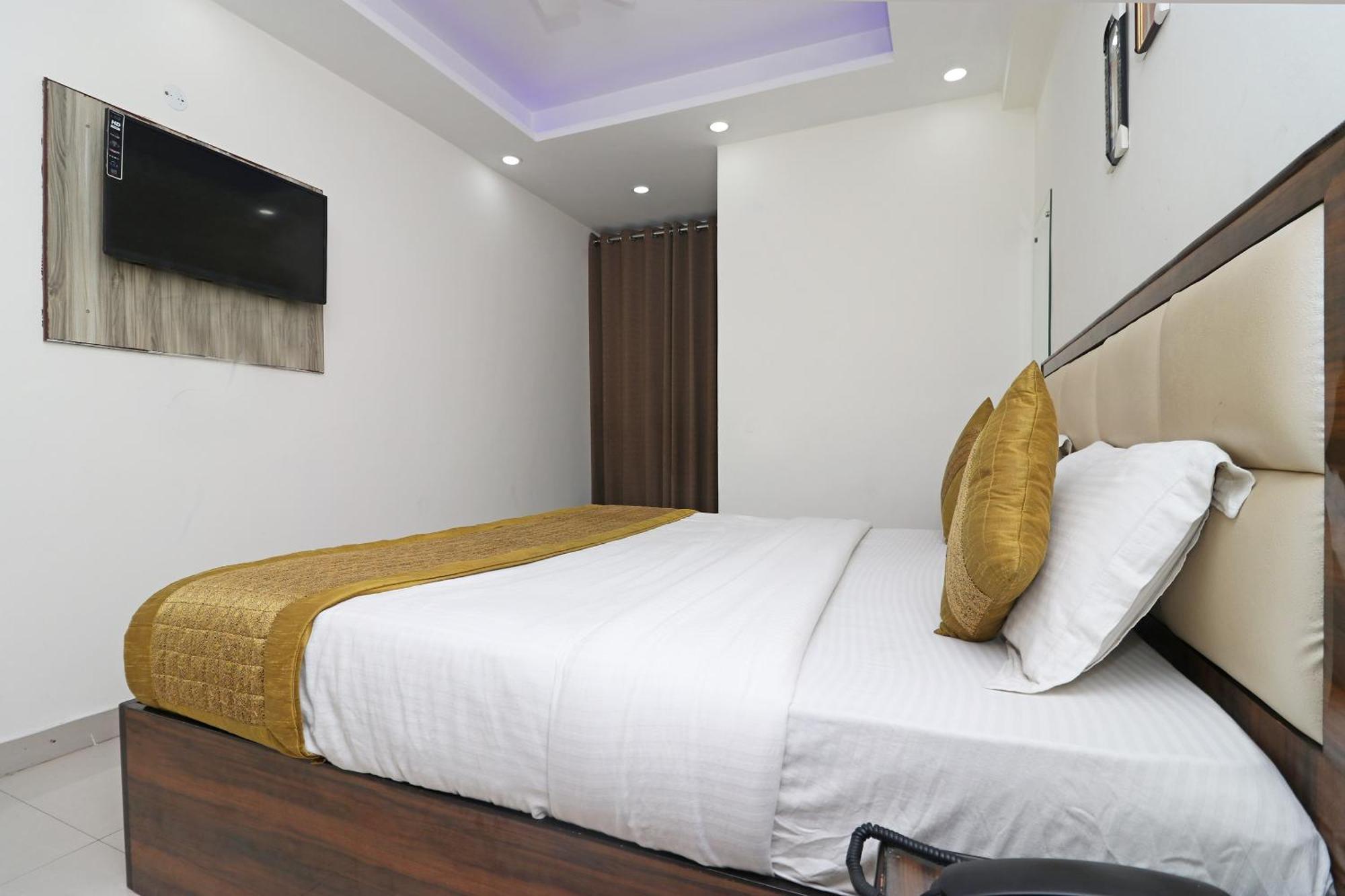 Hotel O Sweet Palace New Delhi Exteriör bild